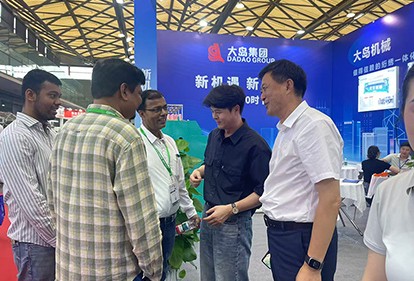 CISMA2025现场直击 | S36沙龙会机械集团展位人气爆棚，，，，，，，超高速绗绣机引全球客商瞩目